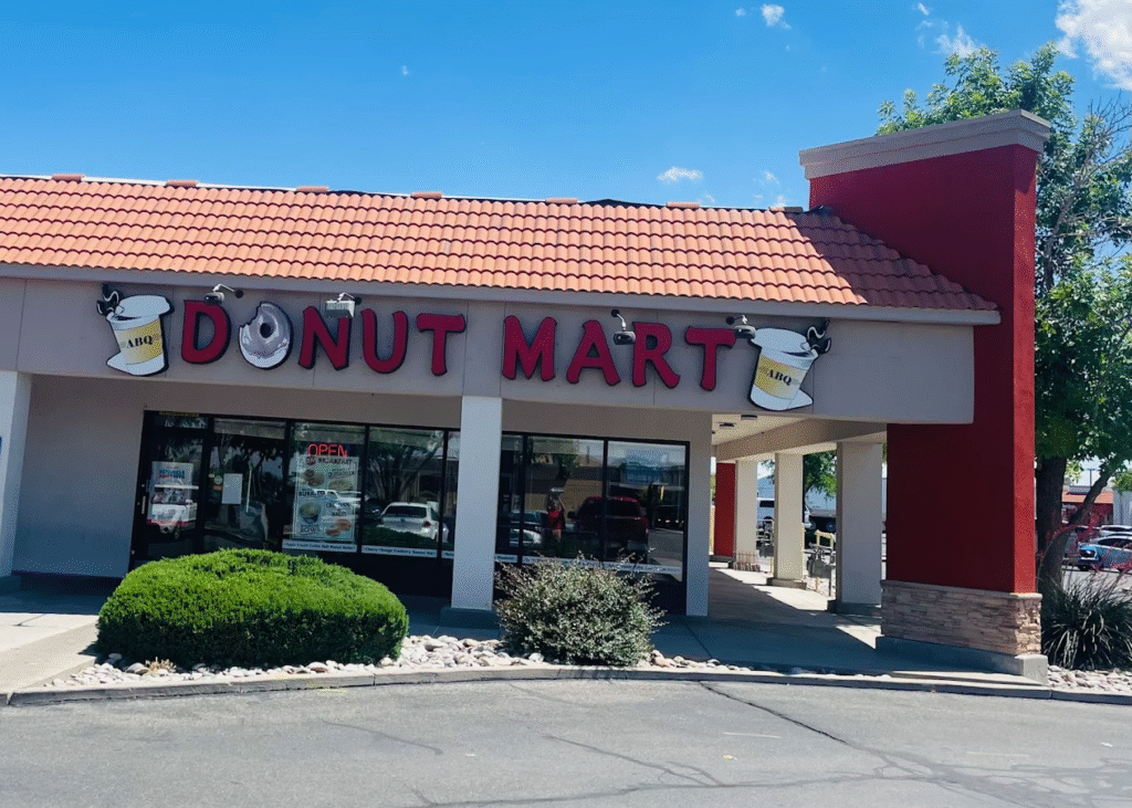 Donut Mart Café Franchise Opportunity: A Fresh Take on Doughnuts with All-Day Appeal