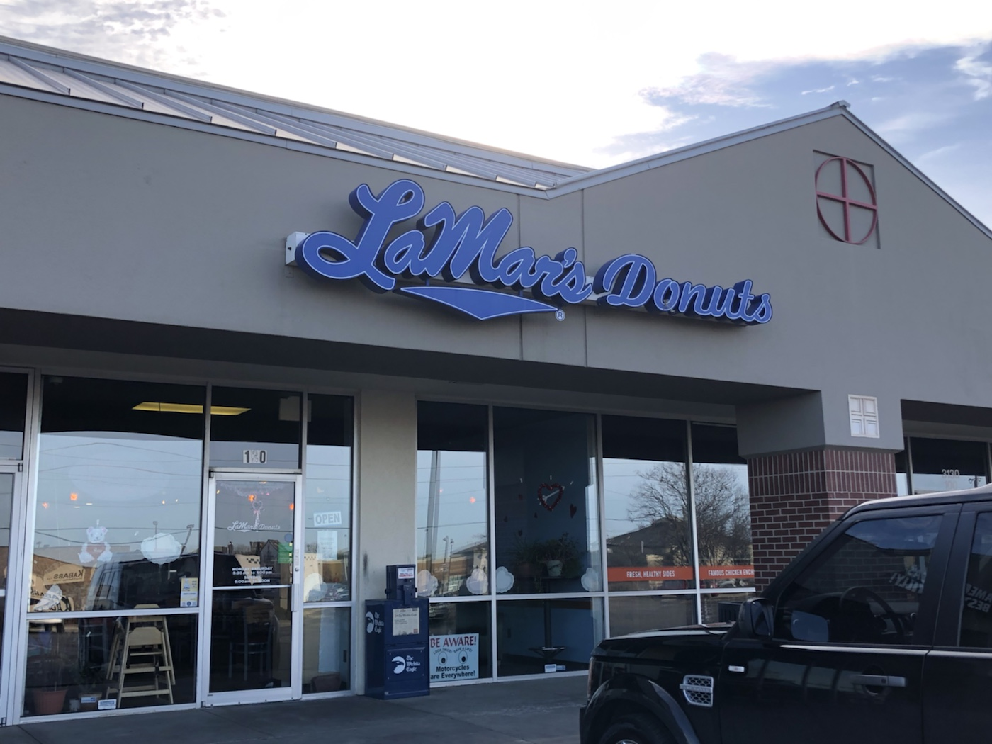 LaMar’s Donuts & Coffee Franchise: Costs, Requirements, and Opportunities